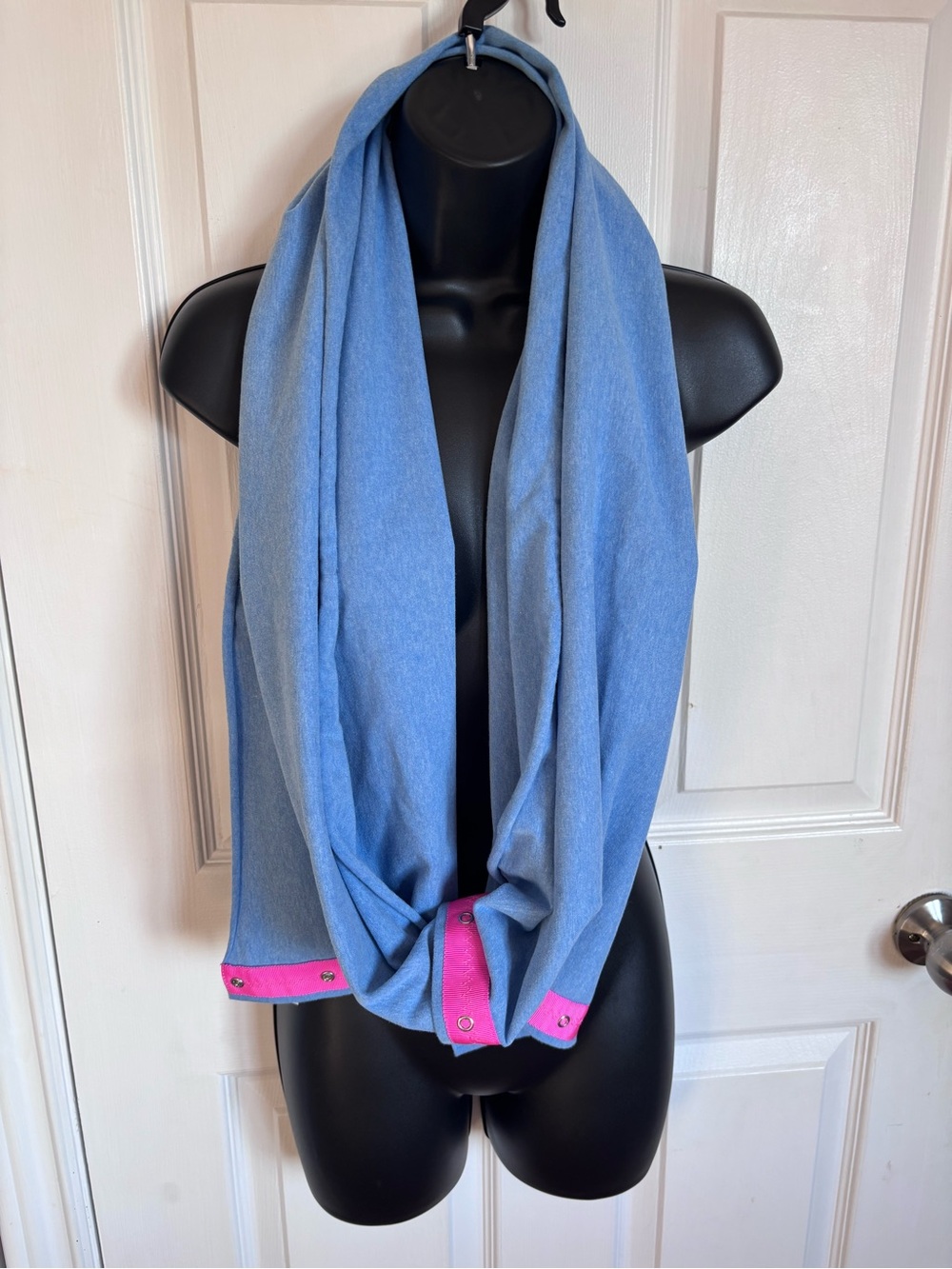 Ivivva Lululemon Village Chill Snap Infinity Scarf Wrap Grey Neon Pink OS